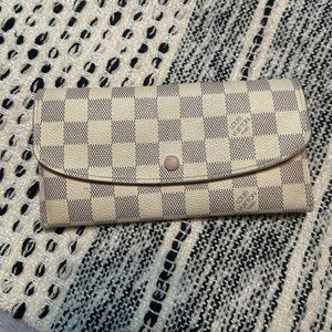 Louis Vuitton Emilie Wallet